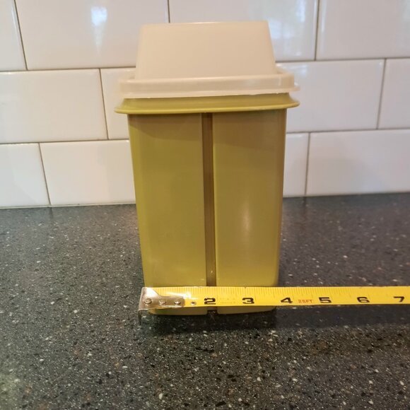 Vintage Tupperware 1330-4: Avocado Green Pick-A-Deli Lifter Pickle Keeper - Picture 6 of 7
